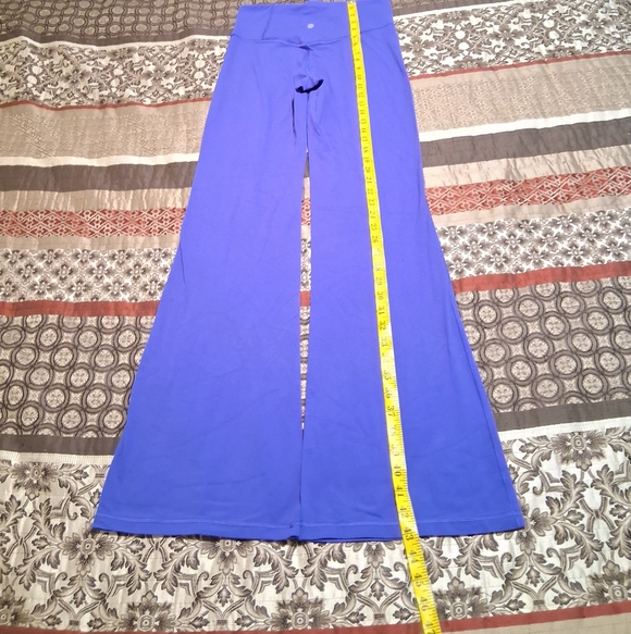 Athleta Elation Flare Pant's Purple SzM Women Yoga Fitness Running - Picture 7 of 15